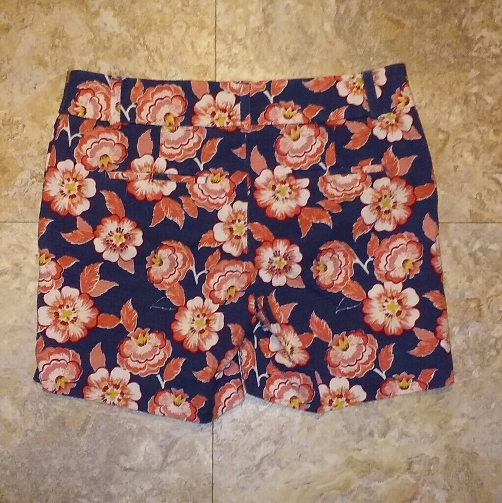 Ann Taylor Loft floral print Riviera shorts - Picture 2 of 4